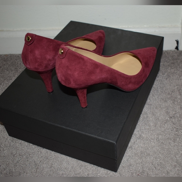 Michael Kors shoes, size 8, EuC - Picture 2 of 8
